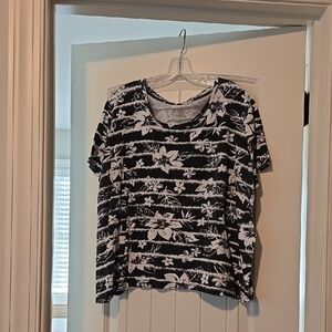 Black and White Floral Women's Top